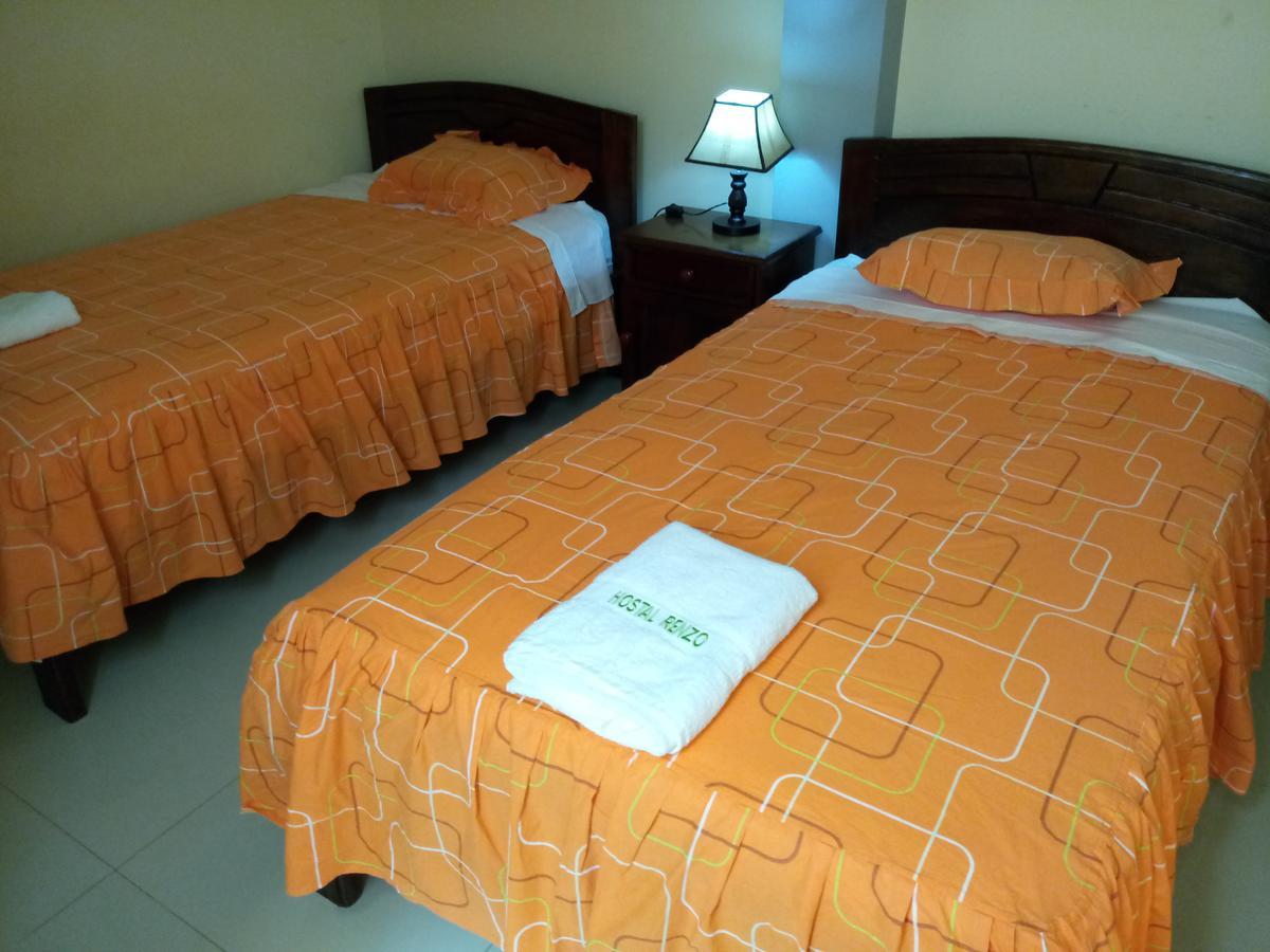Hospedaje Renzo Tarapoto Exterior foto